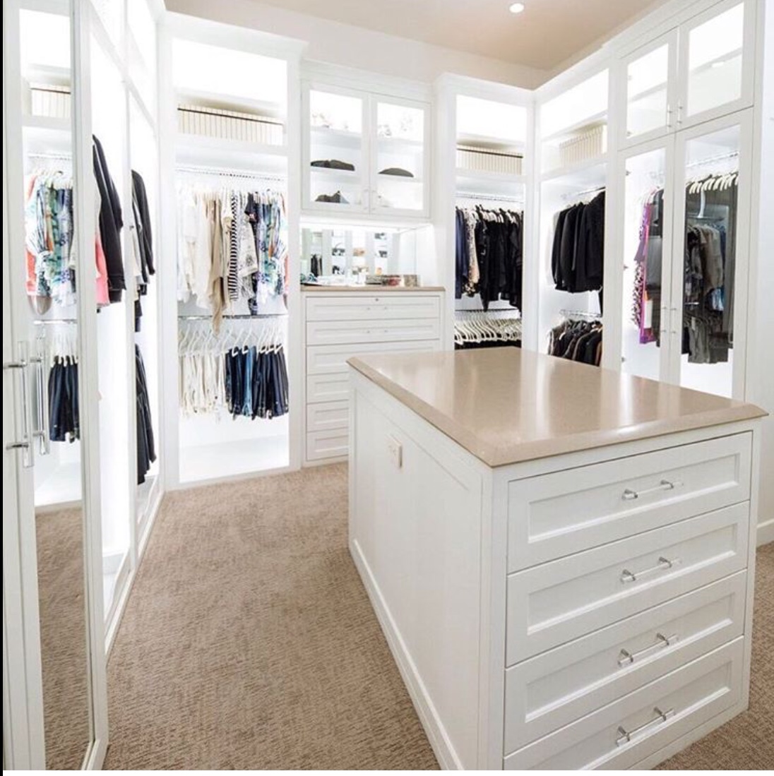 39 Dreamy Walk in Closet Ideas - The Wonder Cottage