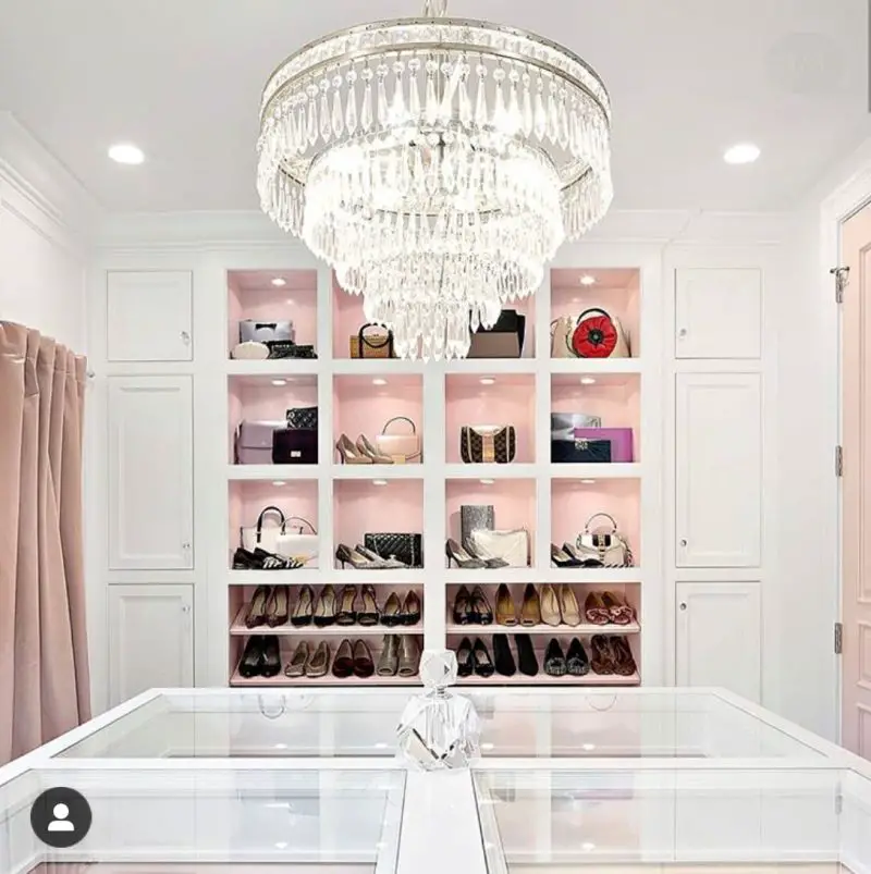 39 Dreamy Walk in Closet Ideas - The Wonder Cottage