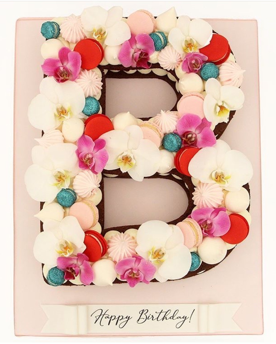 37 Of The Most Beautiful Alphabet Cake Designs - The Wonder Cottage