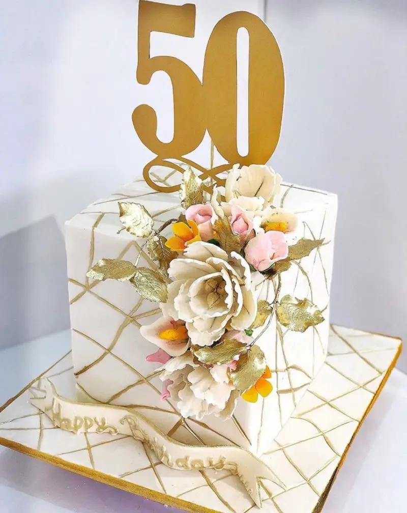 20+ Elegant White And Gold Cake Designs - The Wonder Cottage