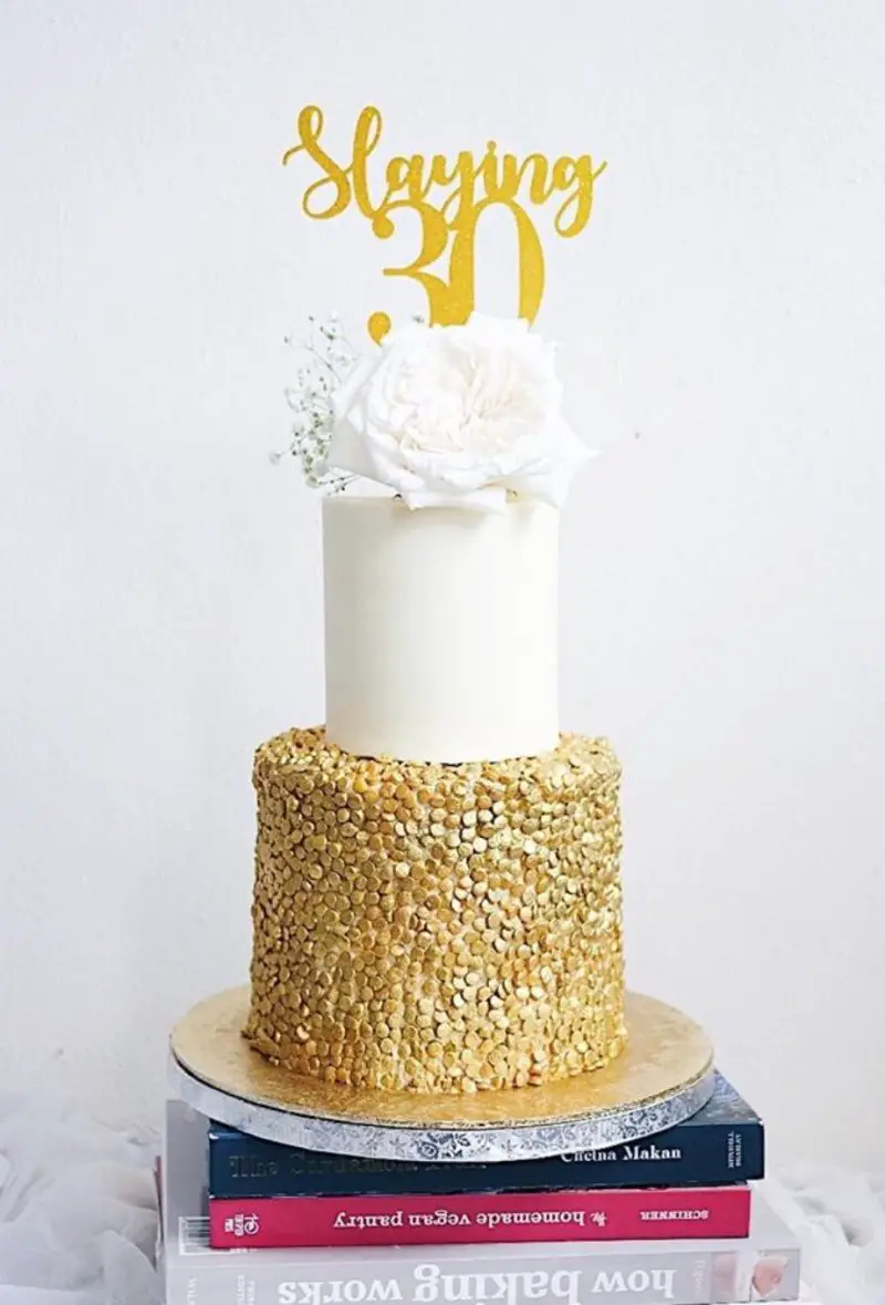 20+ Elegant White And Gold Cake Designs - The Wonder Cottage