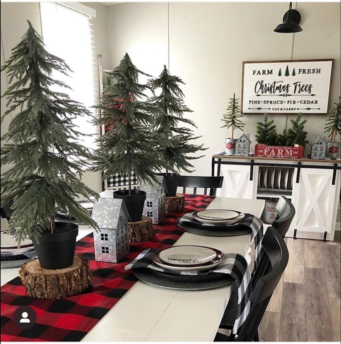 14 Elegant Christmas Tablescape Ideas To Try - The Wonder Cottage