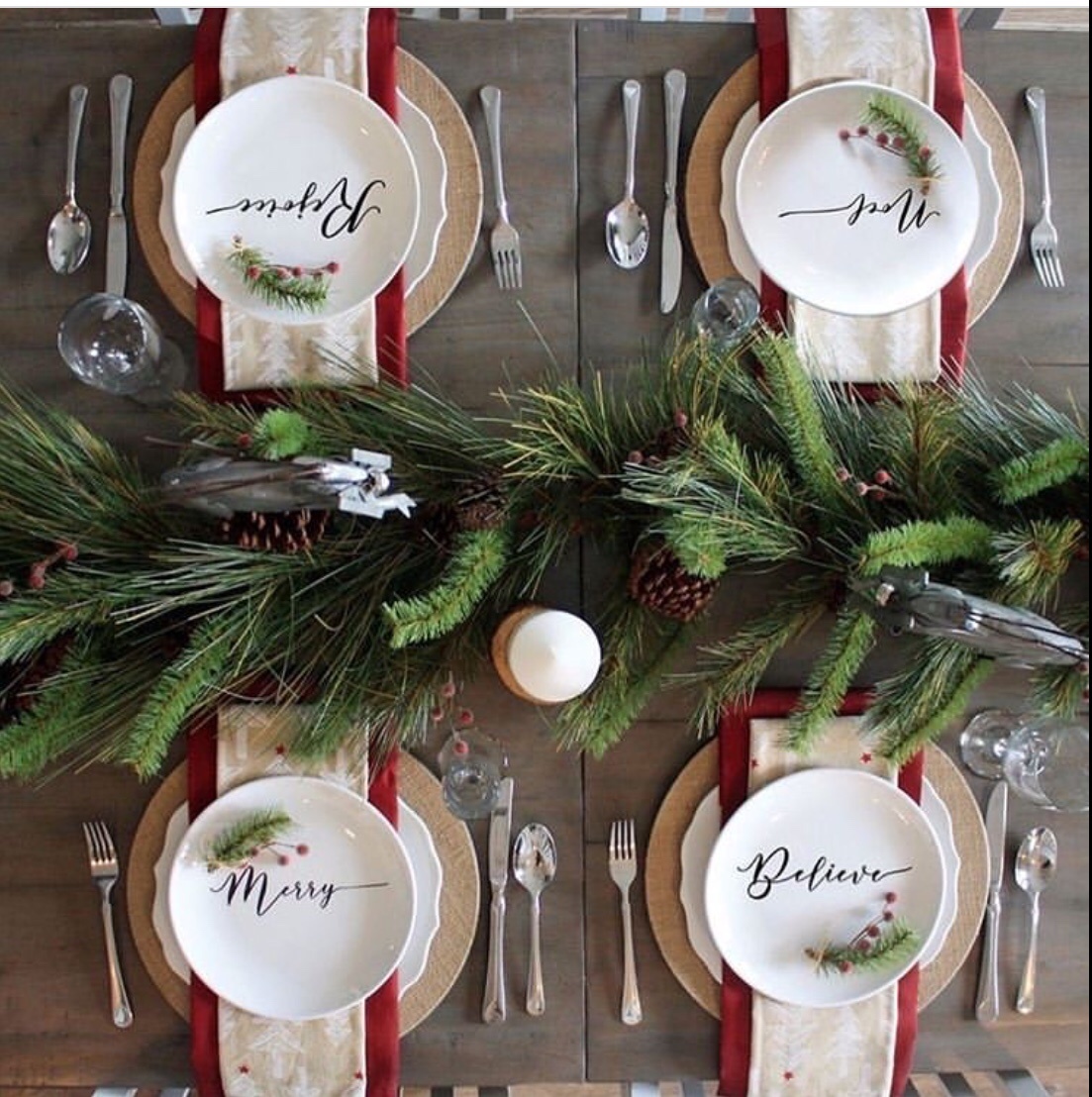 14 Elegant Christmas Tablescape Ideas To Try - The Wonder Cottage