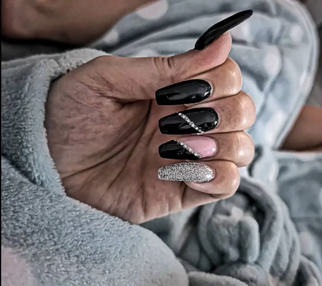 dark winter nails 2020