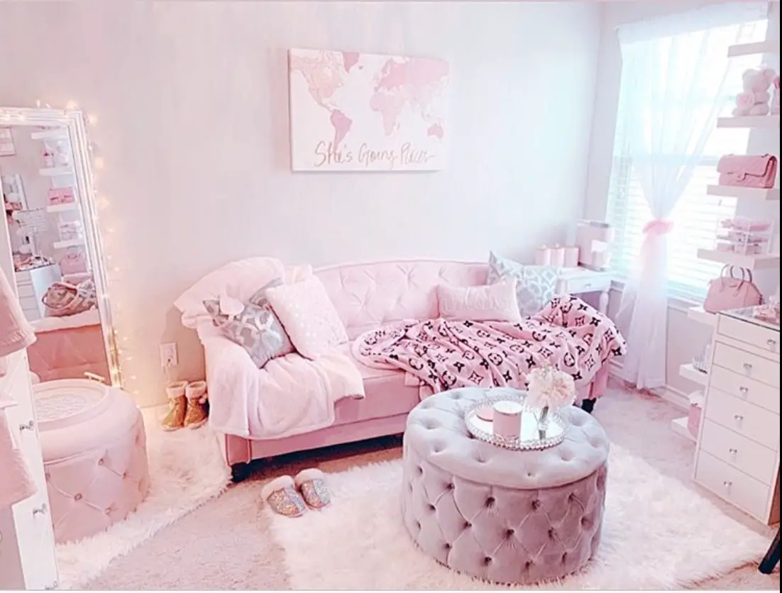 pink room decor