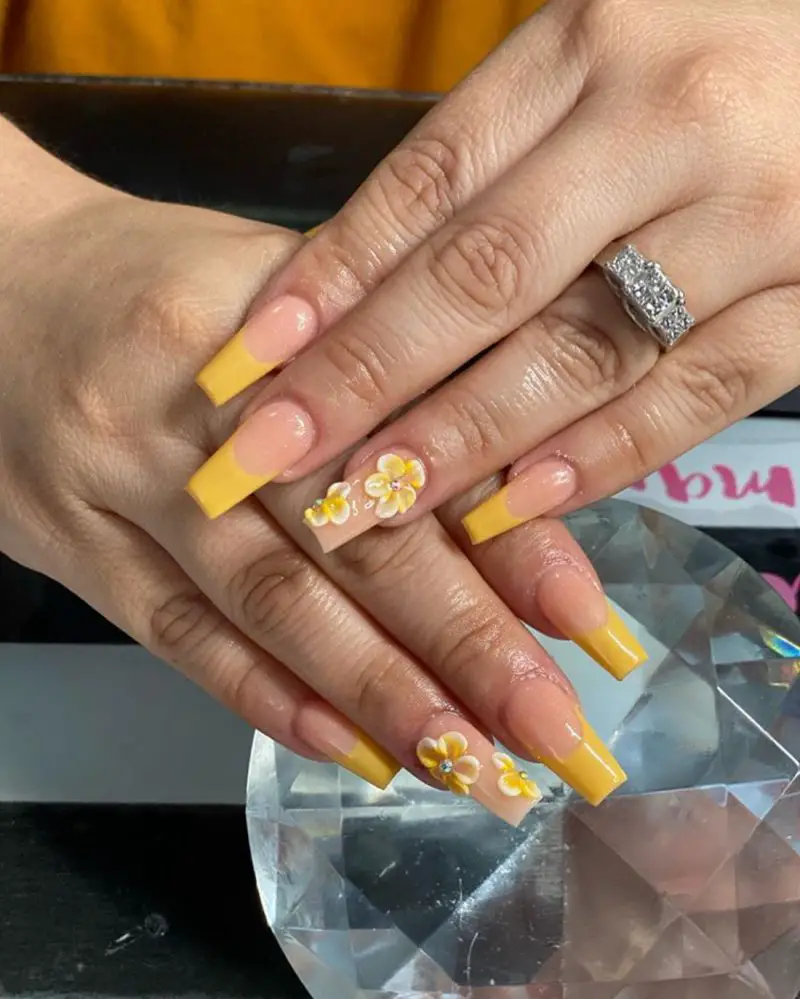 30+ Splendid Yellow Nail Designs For Summer - The Wonder Cottage