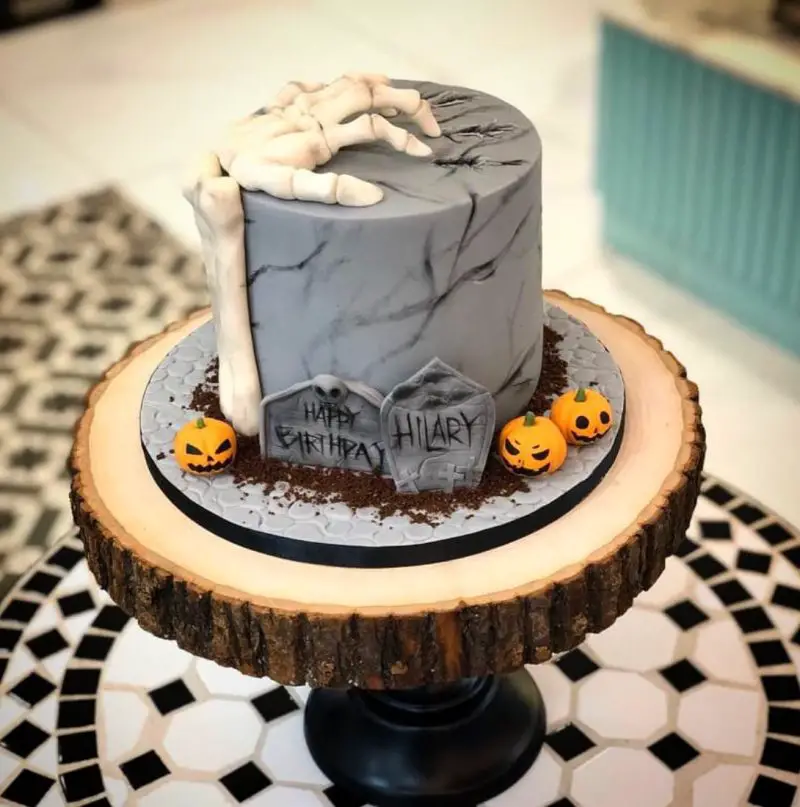 50+ Spooktacular Halloween Cake Ideas - The Wonder Cottage