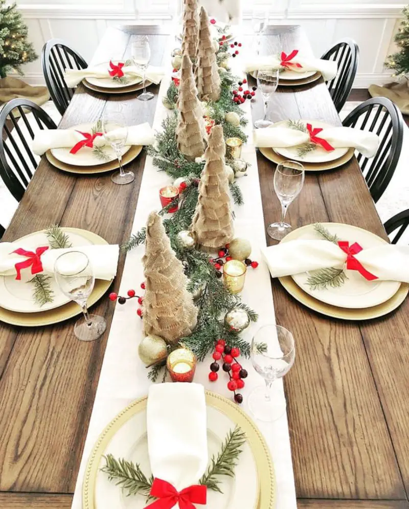 14 Elegant Christmas Tablescape Ideas To Try - The Wonder Cottage