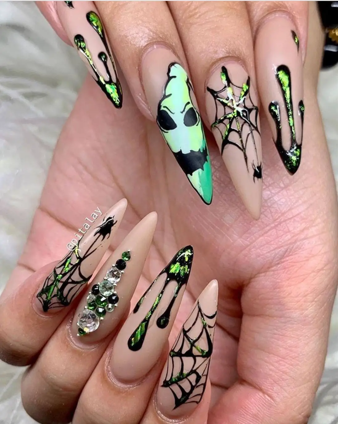 Halloween nail designs 2020
