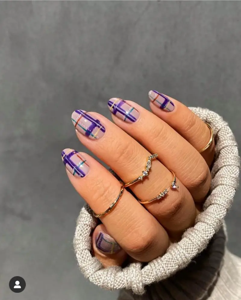 25 Pretty Plaid Nails For The Holidays - The Wonder Cottage