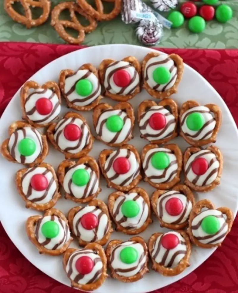 20+ Christmas Desserts To Make Your Family Go Fa La La La - The Wonder ...