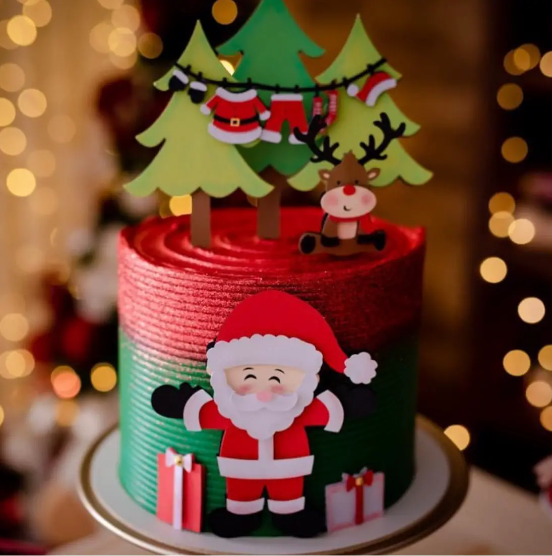 20+ Easy Christmas Cake Designs For The Holidays - The Wonder Cottage