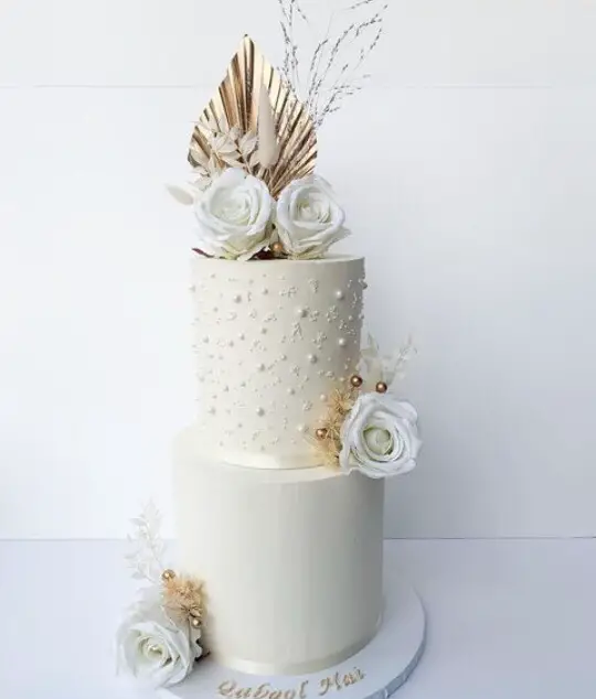 20+ Elegant White And Gold Cake Designs - The Wonder Cottage