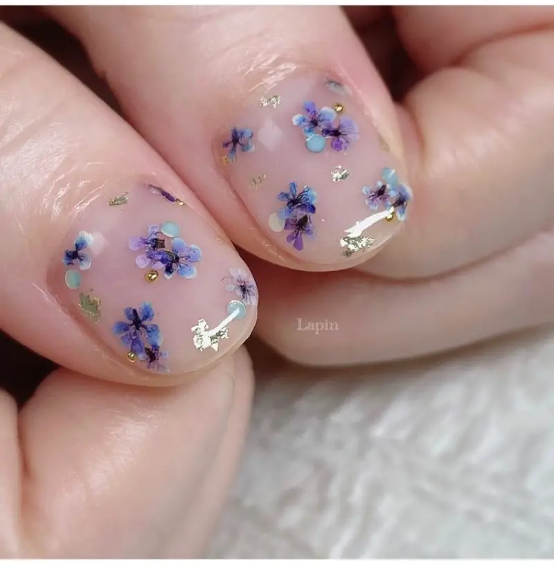 20 Elegant Blue Flower Nails You Should See - The Wonder Cottage