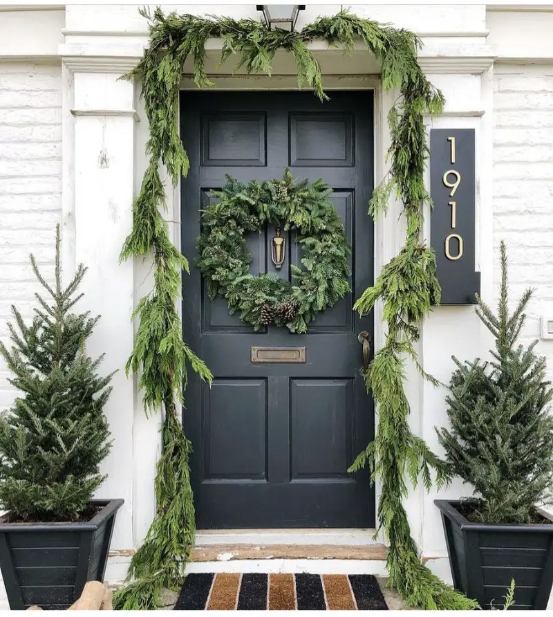 10 Beautiful Garland Decor Ideas For Christmas - The Wonder Cottage