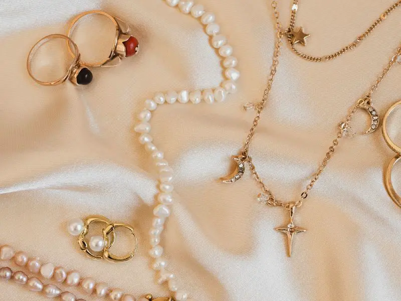 8 Tips On How To Choose The Best Pearl Jewelry Gifts
